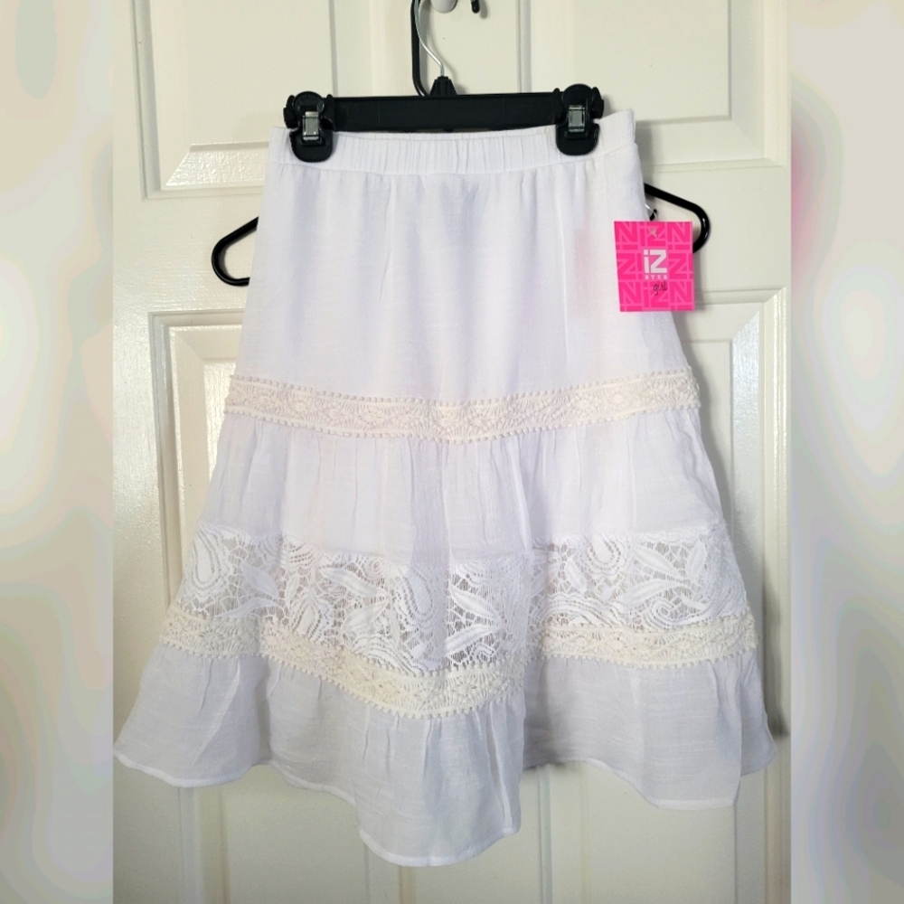 *NWT* SIZE 7/8 GIRLS WHITE MID SKIRT